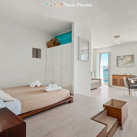 Apartamento Eden, Terremarine